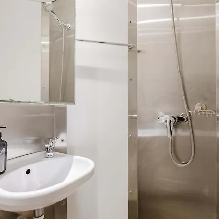 Stunning 6-pax Valby Apartmán *